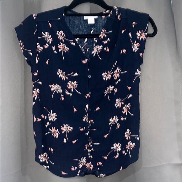 Liz Claiborne Tops - Liz Claiborne Floral Navy Women's Top - Button Detail - Size small